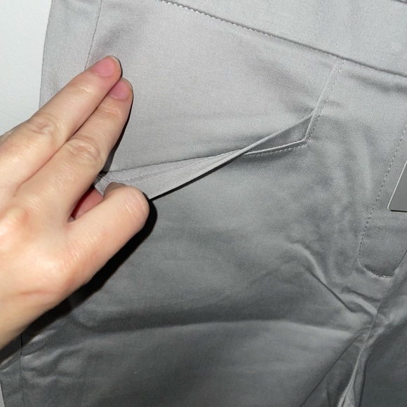 Laura | NWT Light Grey Ankle Capris Pants - Picture 5 of 11